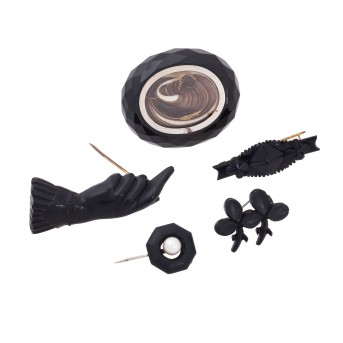 Konvolut hist. Trauerschmuck: