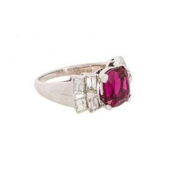 Damenring, bes. mit 1 feinen, pinken Rubellit ca. 4,4 ct.