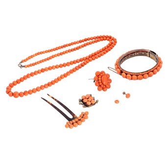Schönes Schmuckset mit Sardegnakorallen,