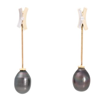 Paar Ohrhänger mit  schwarzer Perle,