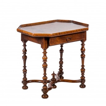 BEISTELLTISCH IM STILE DES BAROCK