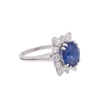 Ring especially with 1 very fine, natural Ceylon sapphire, approx. 5.0 cts. 