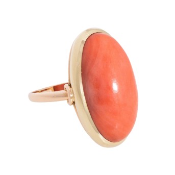 Ring mit feiner Koralle, 24 x 12 mm,