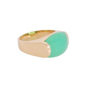 Ring with chrysoprase cabochon,