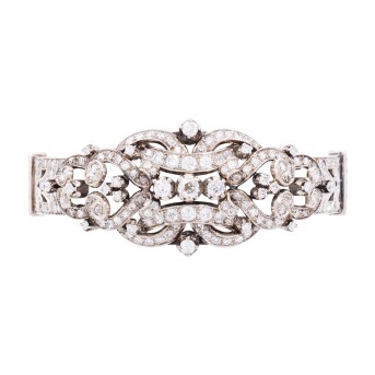 Outstanding bangle with 172 diamonds totaling ca. 4.80 ct,