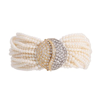 Bracelet made from seed beads with a diamond clasp: 