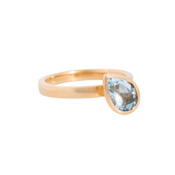 Ring with topaz