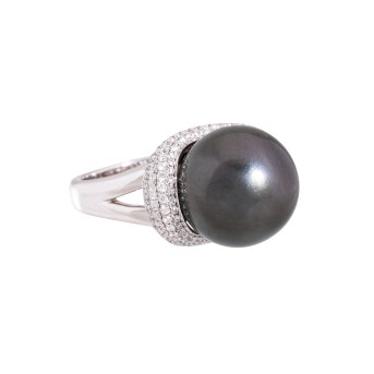 Ring with Tahitian pearl and diamonds,