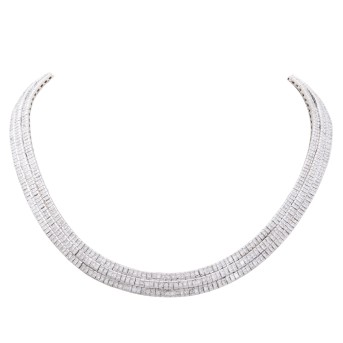 Collier mit 699 Diamanten in Prinzessschliff