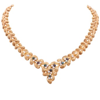 Florales Collier mit kleinen Perlen in verschiedenen Farben,