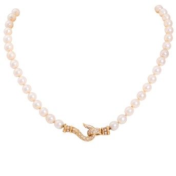 Pearl necklace made from 51 Akoya cultured pearls, cream-colored,