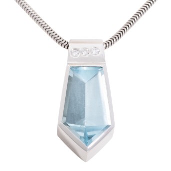 Unikat Anhänger mit Aquamarin und 3 Brillanten zus. ca. 0,06 ct,