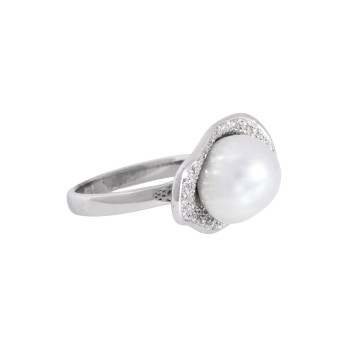 Ring with South Sea pearl and diamonds totaling approx. 0.4 ct, 