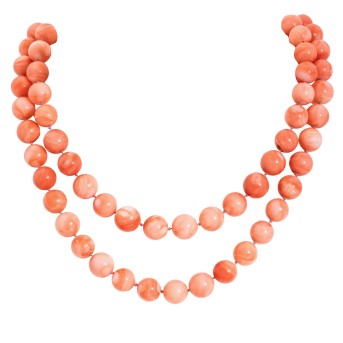 Kette aus Korallkugeln,