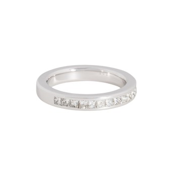 Half-memoire ring with 15 princess-cut diamonds,