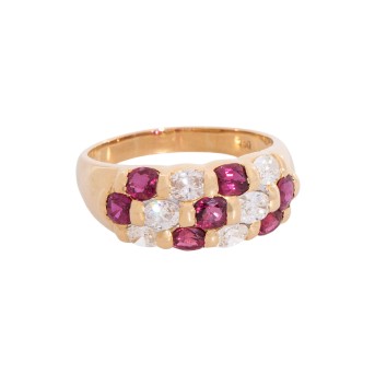 Ring mit 7 Rubinen und 6 Diamanten im Ovalschliff