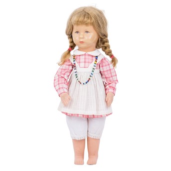 KÄTHE KRUSE KÄTHE KRUSE 'Mädchen mit kariertem Kleid und Schürze'