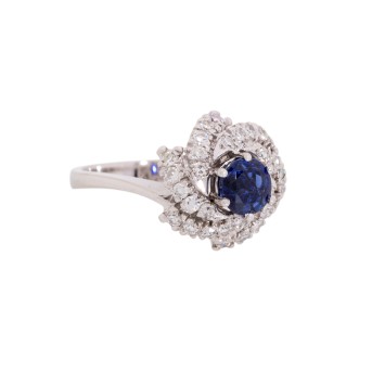 Ring mit Saphir und 30 Achtkantdiamanten