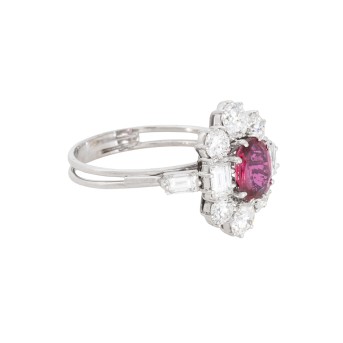 Ring with fine ruby and diamonds totaling approx. 2.5 ct, 