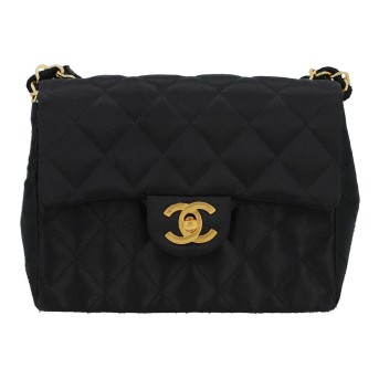 Second hand luxury & designer shoulder bags