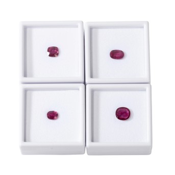 Konvolut von 4 Rubinen von zus. ca. 5,3 ct,