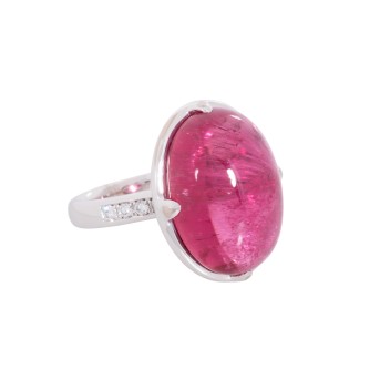 Ring mit Rubellit im Cabochonschliff, 22,72 ct