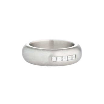 Ring mit 5 Diamanten,