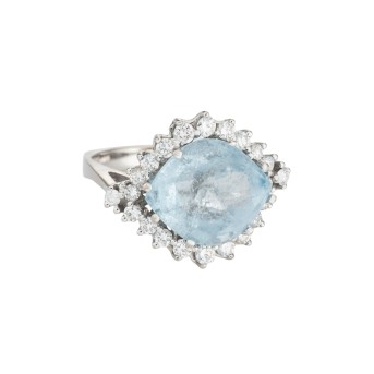 Ring mit Aquamarin entouriert von 22 Brillanten zus. 0,84 ct (grav.),