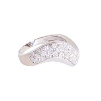 Ring mit Brillant von zus. ca. 1 ct