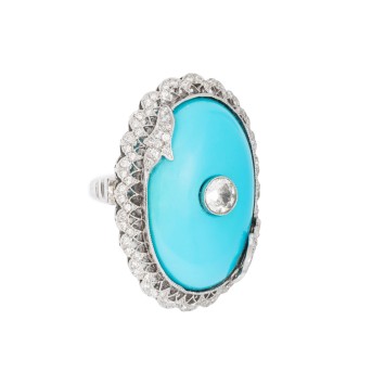 Ring with cabochon-cut turquoise 