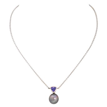 Necklace with tanzanite and Tahitian pearl in the center, 
