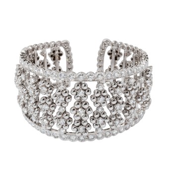 Armspange, mit floralen Elementen