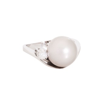 Ring with gray South Sea pearl,
