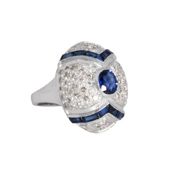 Ring mit zentralem Saphir ca. 2,10 ct,