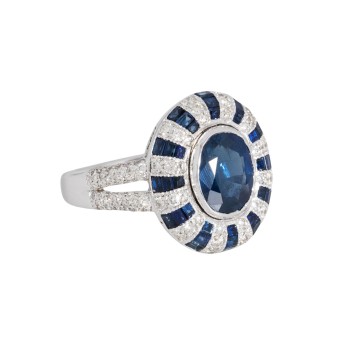 Ring with sapphires totaling 2.2 ct, 