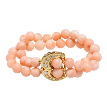 Armband mit Engelshautkoralle, 10 Brillanten und 2 Achtkantdiamanten
