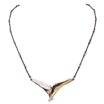 Collier mit 3 farblosen Steinen,