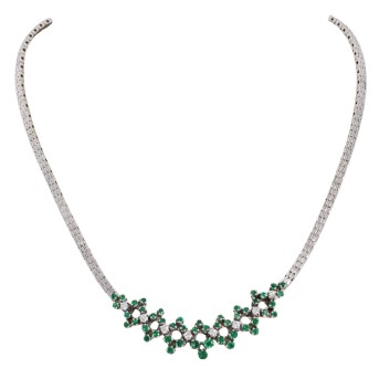 Collier mit 48 Smaragden,