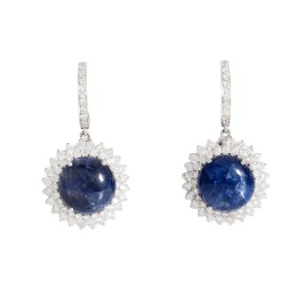 Pair of earrings with 2 sapphires 