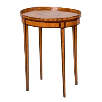 SALONTISCH IM LOUIS XVI-STIL