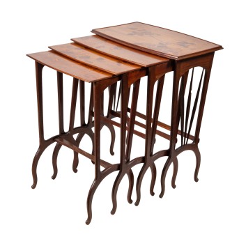 LOUIS MAJORELLE (1859-1926) "Art Nouveau 4-Satztische"