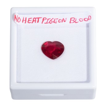 Loser naturfarbener Rubin