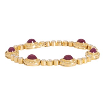 Armband mit 6 Rubincabochons und Brillanten