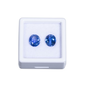 Paar blaue Saphire von zus. 4,45 ct,