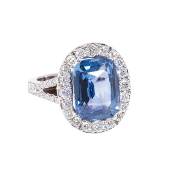 Jeweled ring, especially with 1 very fine Ceylon sapphire 7.80 ct. no heat