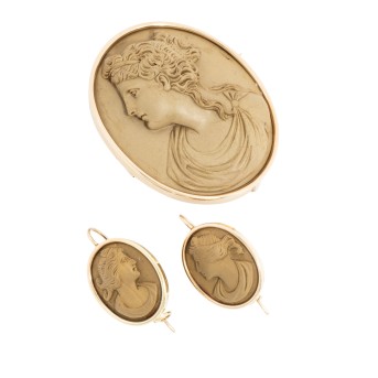 Antique jewelry set with lava cameos 