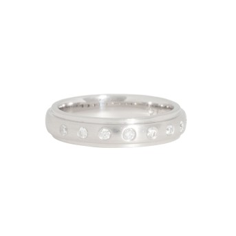 Ring with 9 brilliant-cut diamonds, total approx. 0.30 ct, 