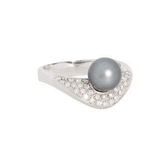 Ring with Tahitian pearl and 36 diamonds