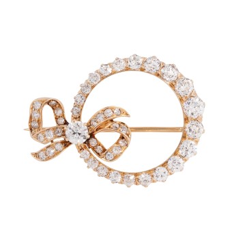 Wreath brooch with bow set with 45 diamonds