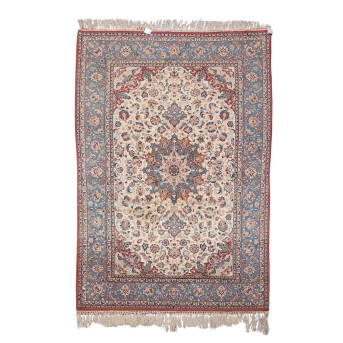 Oriental carpet with silk. ISFAHAN/PERSIA, 1st half of the 20th century, 220x152 cm.